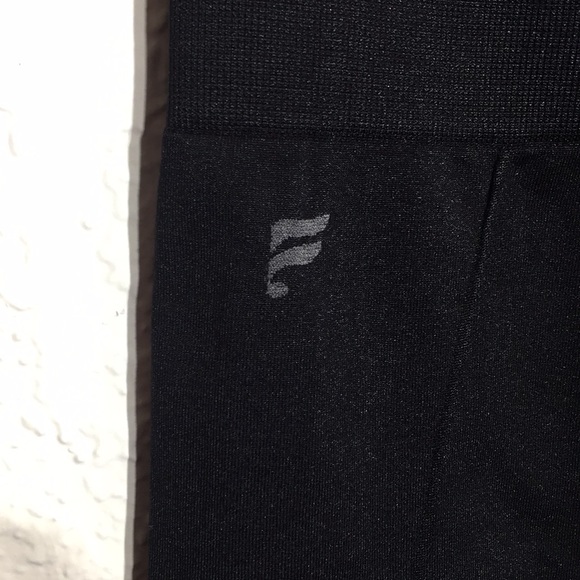 Fabletics Sync Seamless High-Waisted Legging - Picture 7 of 9